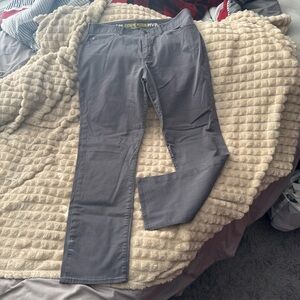 Lee men’s chinos-grey straight for tampered leg